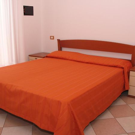 Family Apartments Residence Trieste Lido di Jesolo Exterior foto