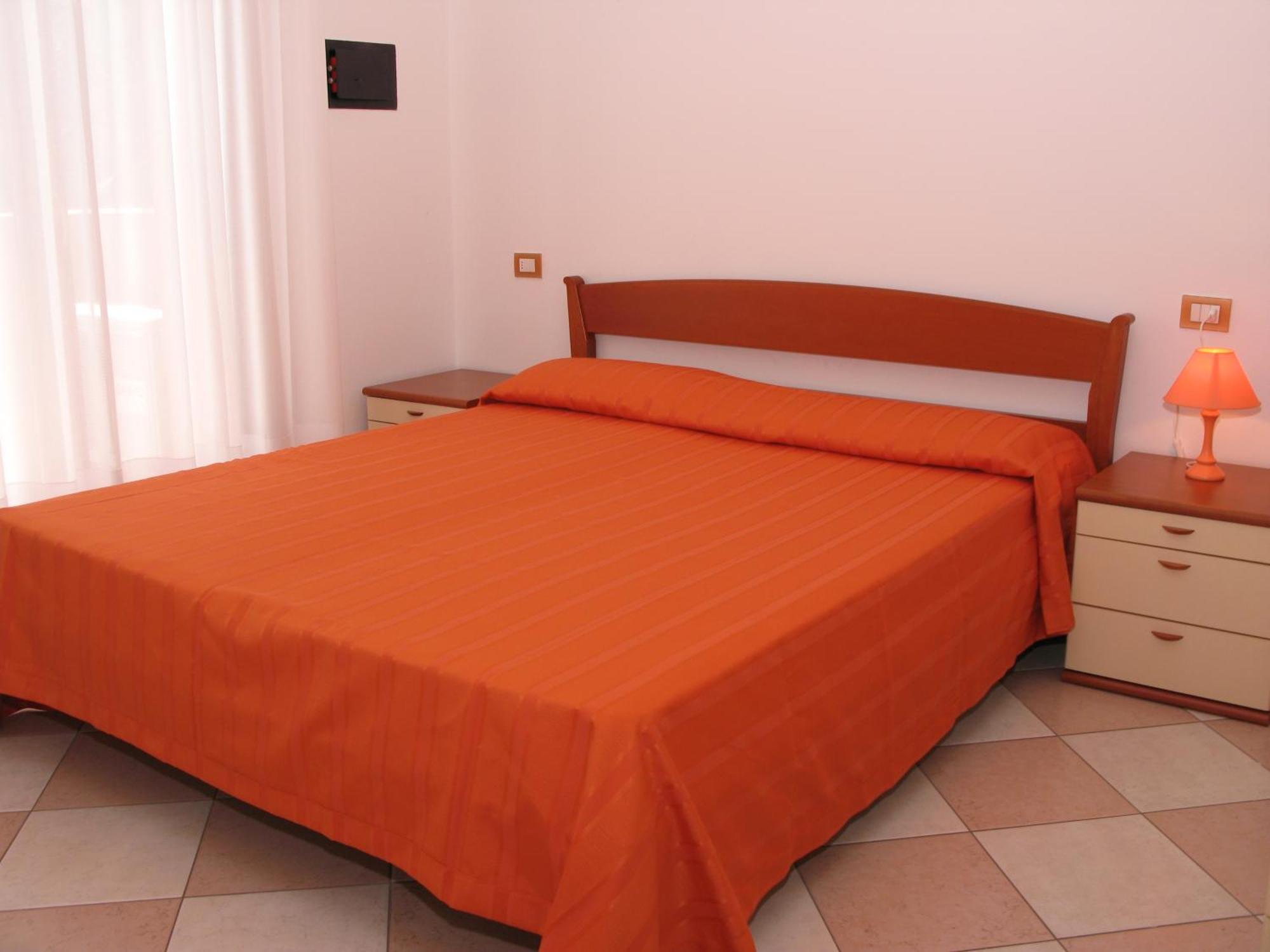 Family Apartments Residence Trieste Lido di Jesolo Exterior foto
